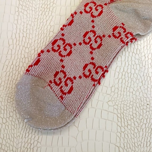 Brand New Gucci GG Glitter Socks Taupe with Red GG Pattern - Picture 3 of 9